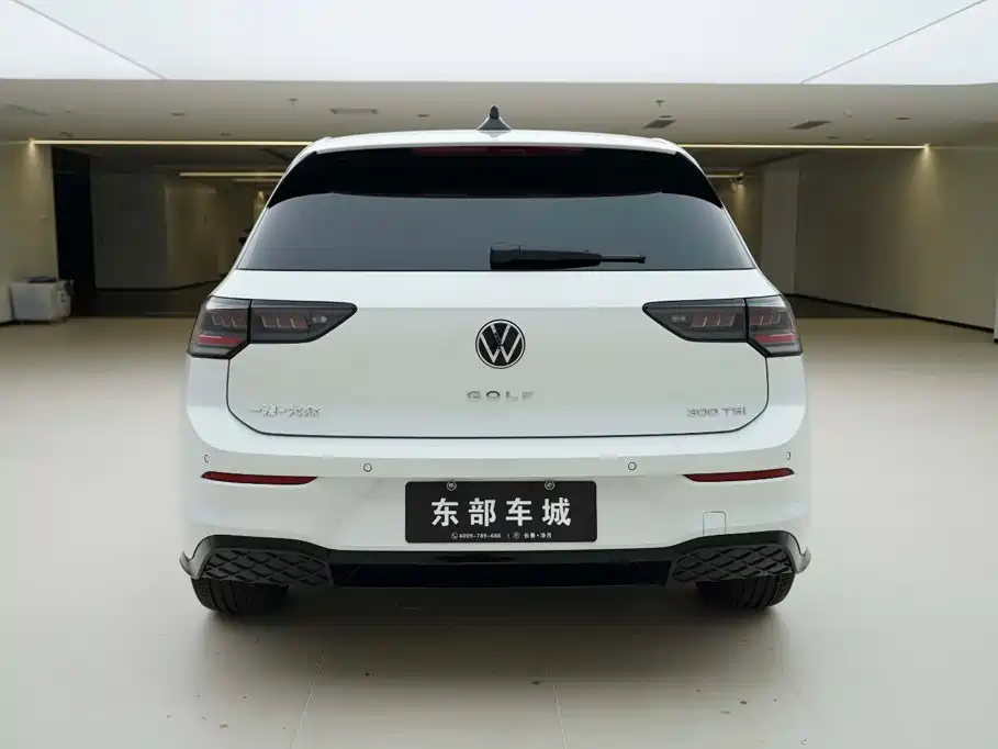 Volkswagen Golf 2025 2025 Facelift 300TSI R-Line