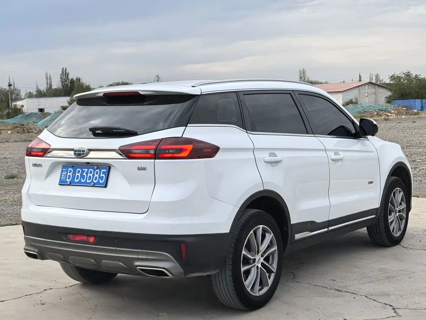 Фото 9 - Geely Boyue