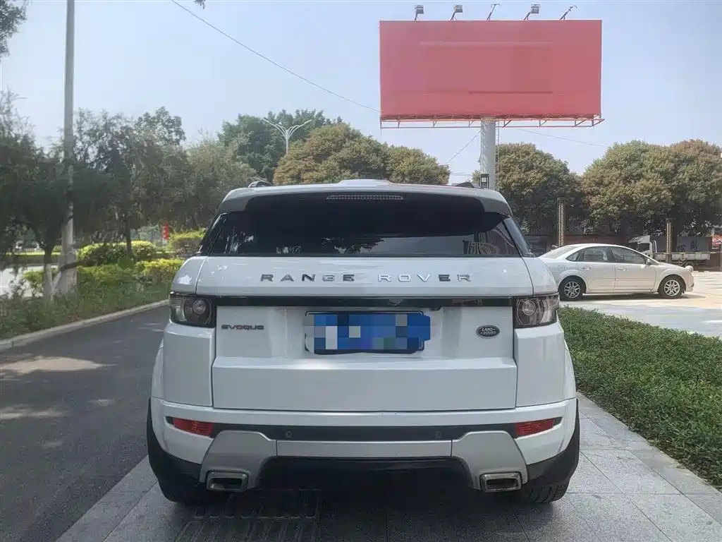 Land Rover Range Rover Evoque (Import) 2014 2.0T 5-door Brilliance Sport фото 5