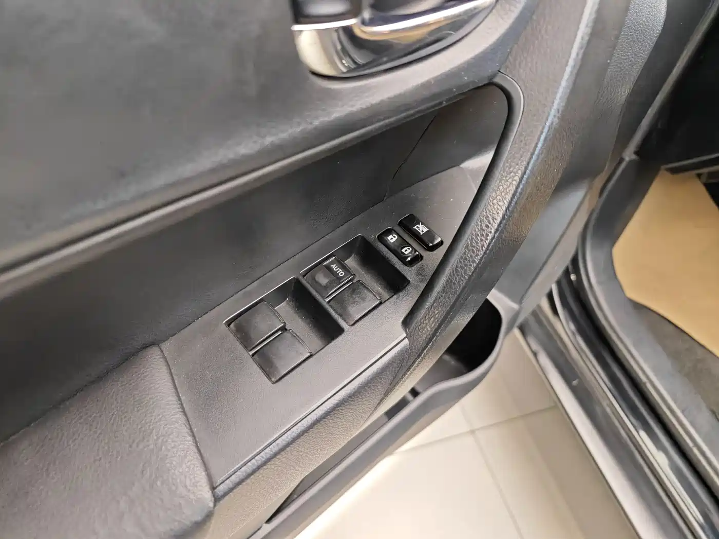 Toyota Levin 2016 Hybrid 1.8H GS E-CVT Elite Sunroof фото 9