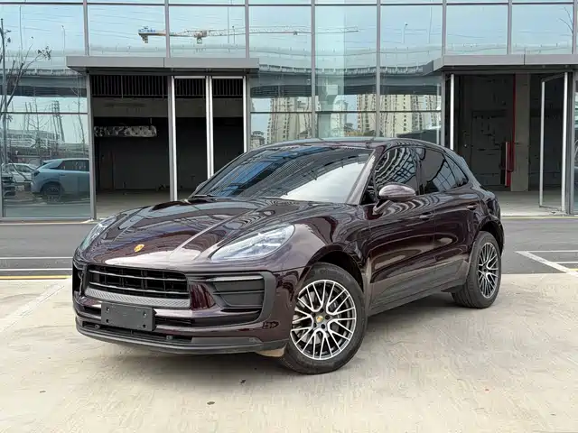 PORSCHE MACAN 2024