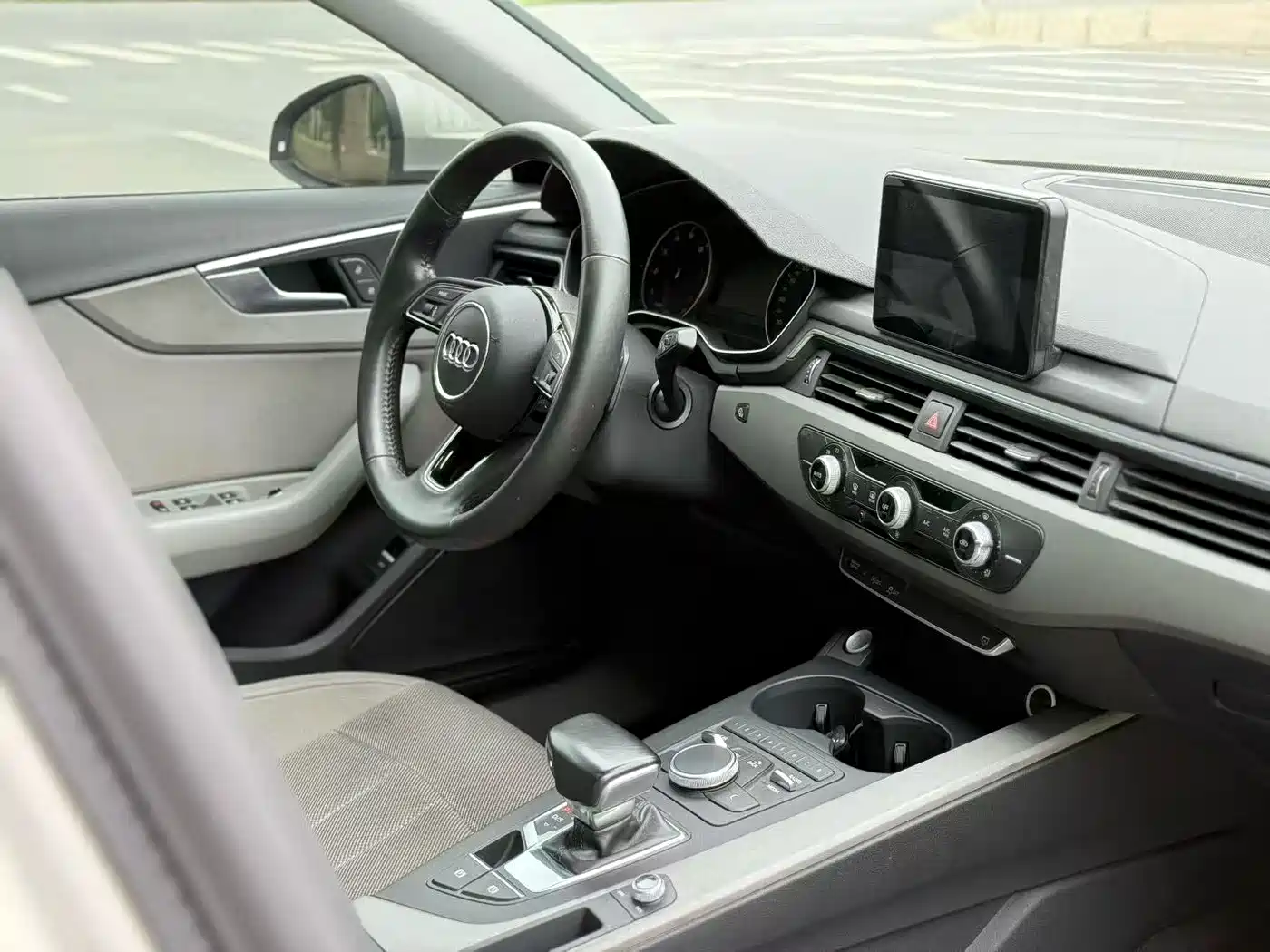Audi A4L 2017 40 TFSI Progressive фото 4
