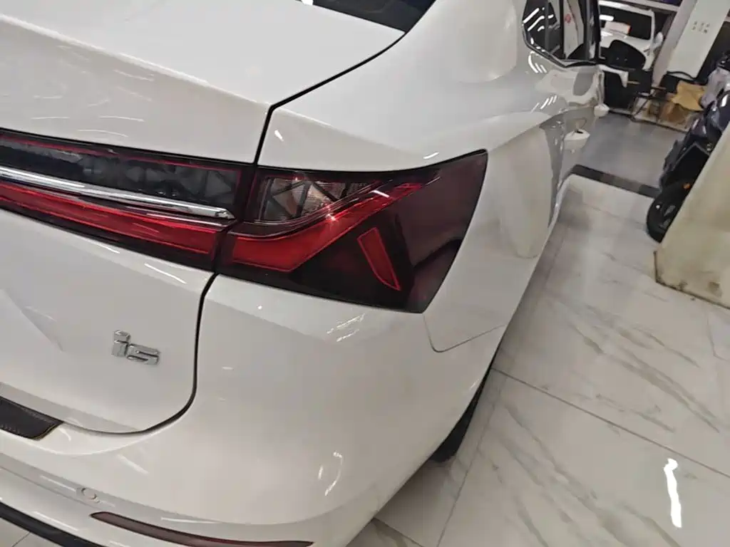 Roewe i5 2025 2023 1.5L CVT Luxury Edition