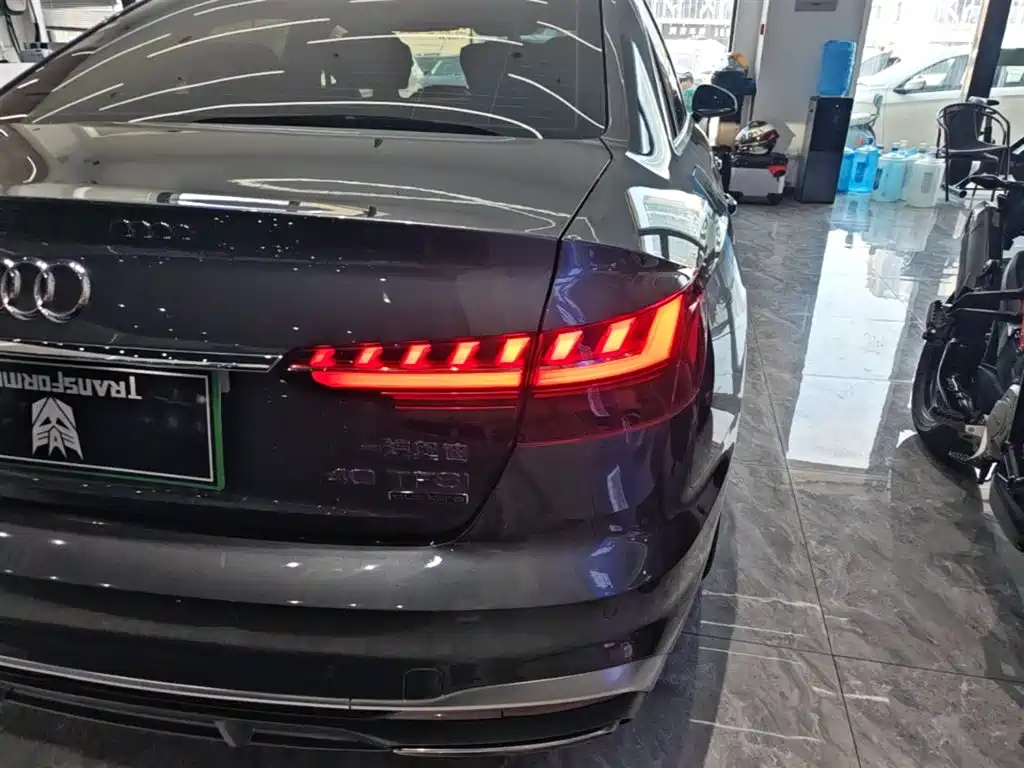 Audi A4L 2020 40 TFSI quattro Luxury Dynamic фото 8