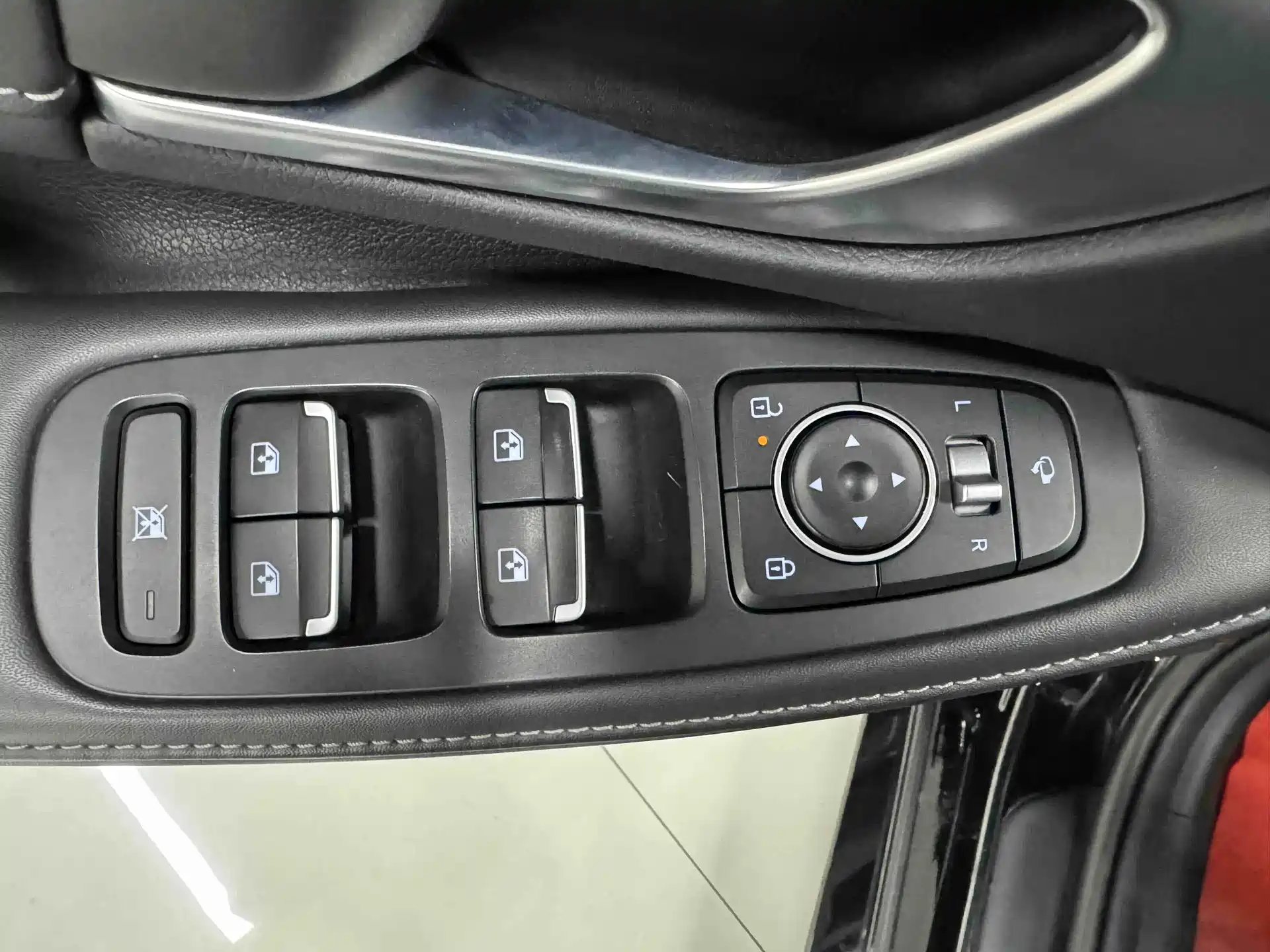 Photo 11 - Hyundai Sonata