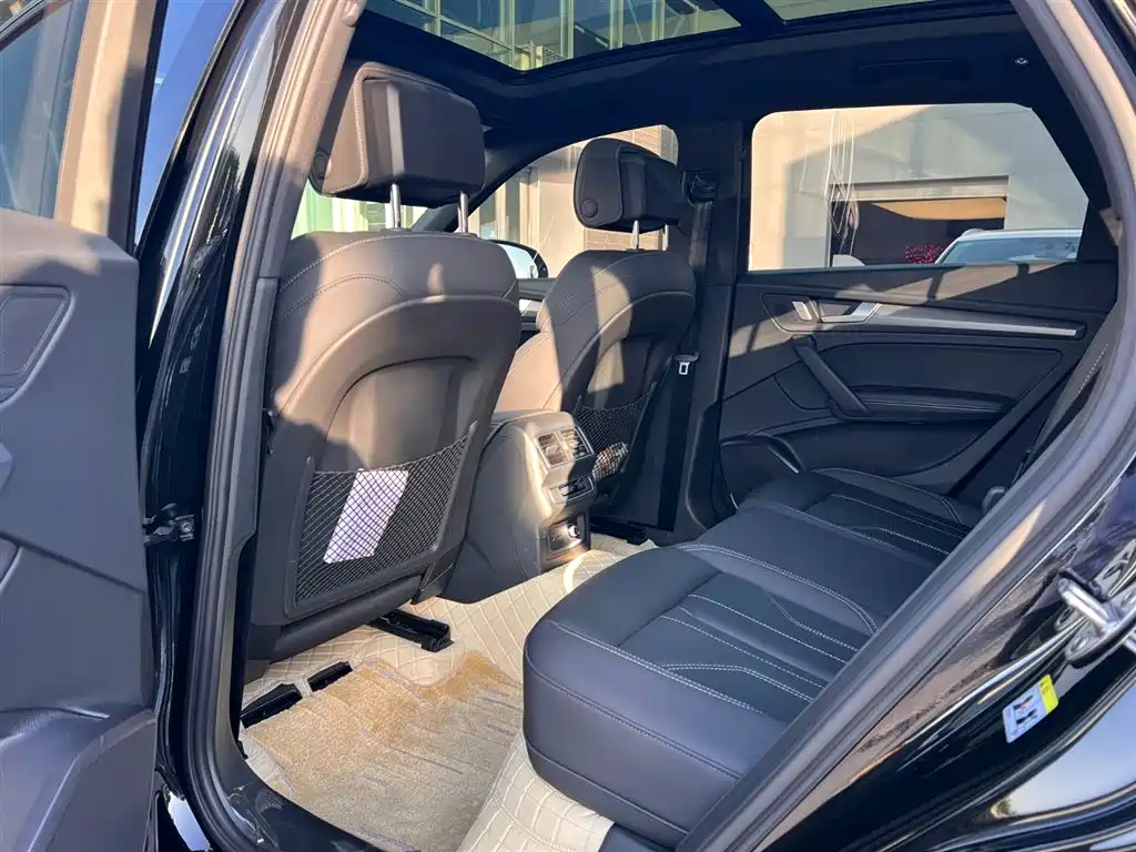 Audi Q5L 2023 40T Luxury Dynamic фото 9