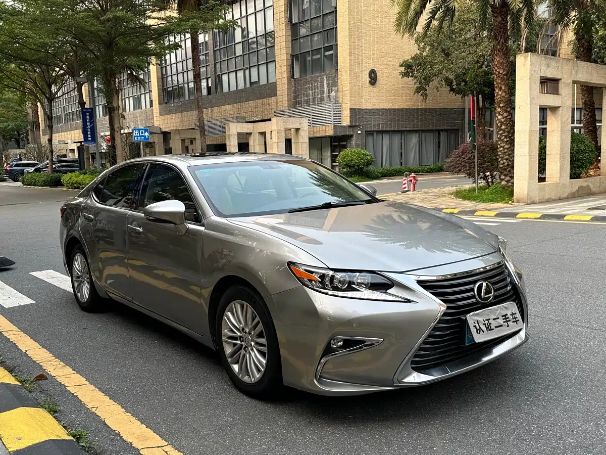 Lexus ES 2015 200 Elite Edition фото 3