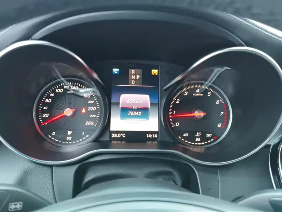Mercedes-Benz GLC 2018 GLC 260 4MATIC Luxury фото 14