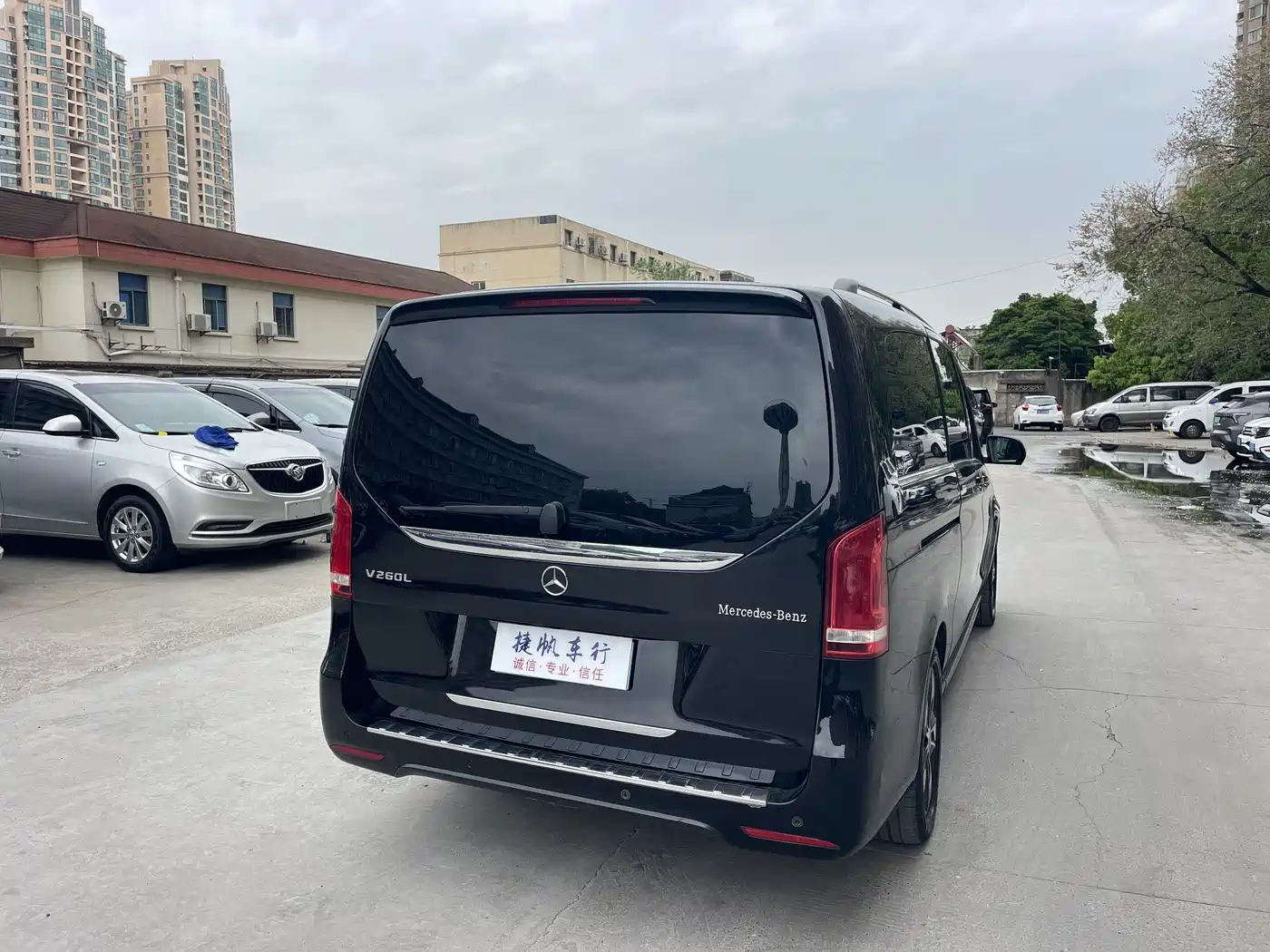 Mercedes-Benz V-Class 2020 Model V 260 L Long Wheelbase Luxury фото 6