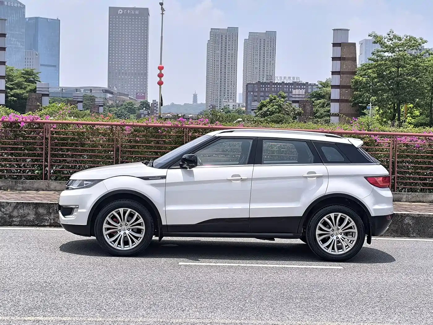 Landwind X7 2017 2015 2.0T Panoramic Flagship Edition