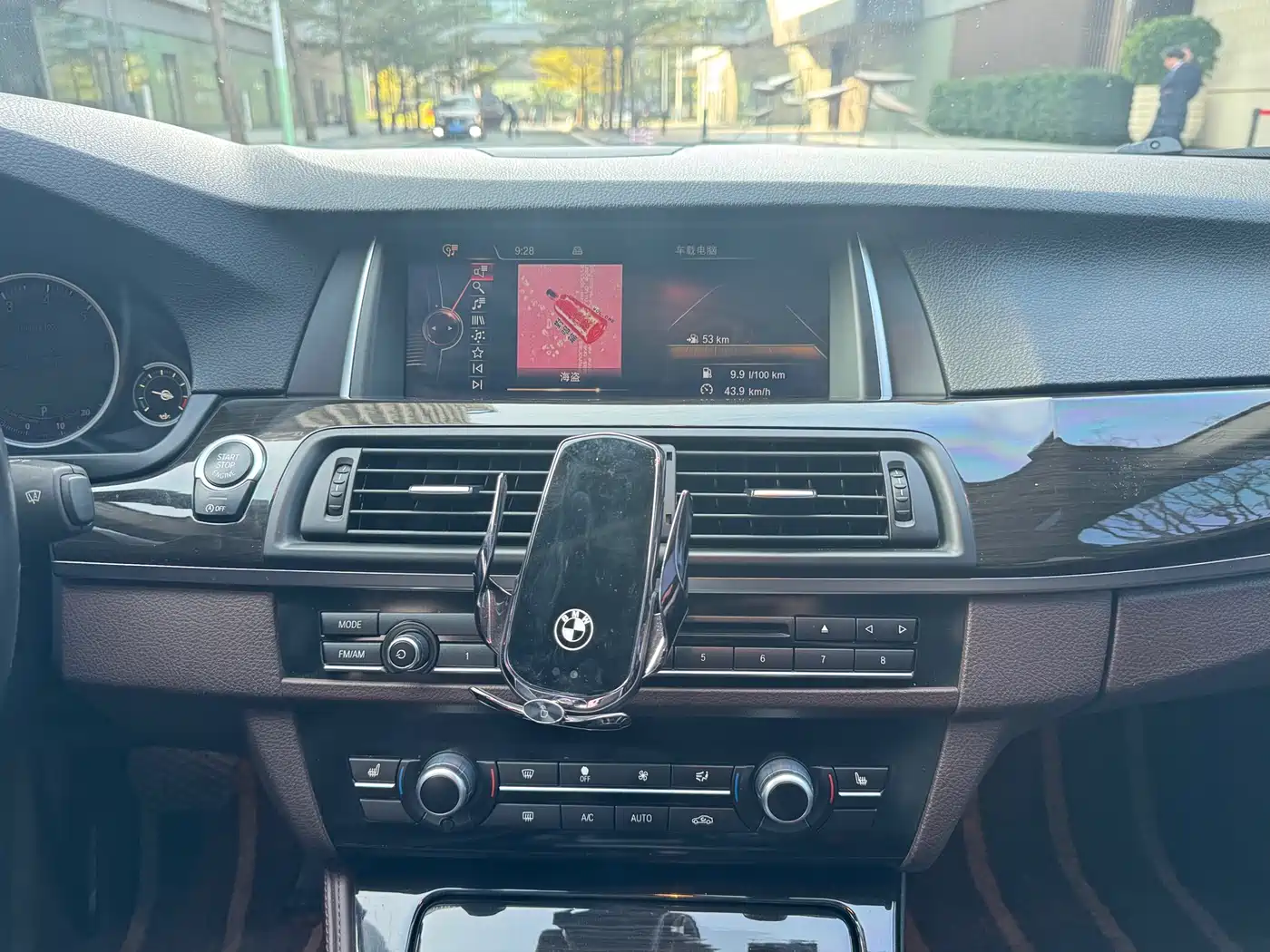 BMW 5 Series 2014 525Li Luxury Design Package фото 17