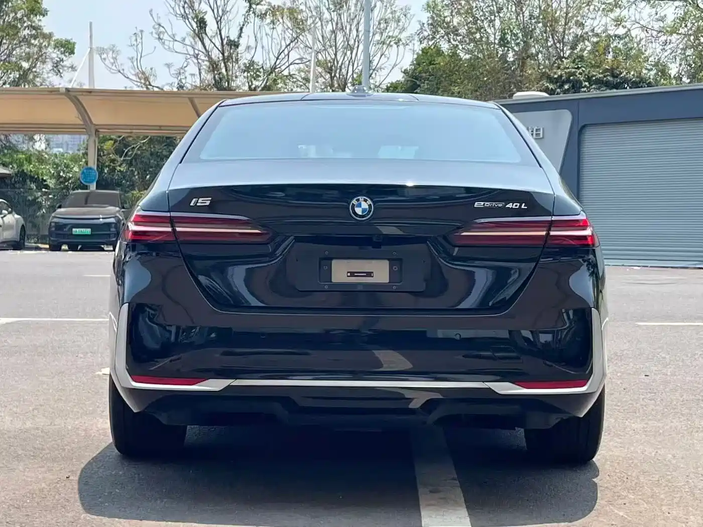 BMW I5