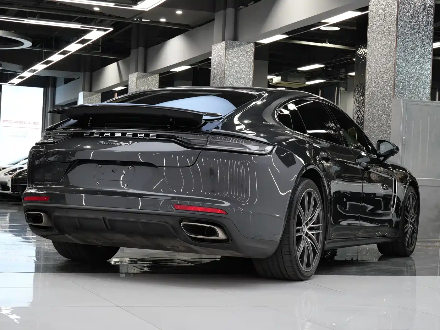 Porsche Panamera 2022 Panamera 4 Executive Long Wheelbase Platinum Edition 2.9T фото 4