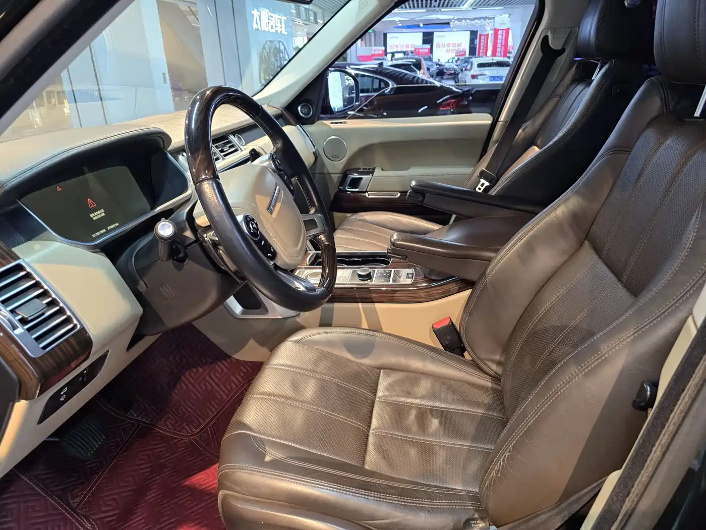 Land Rover Range Rover 2015 3.0 TDV6 Vogue фото 6
