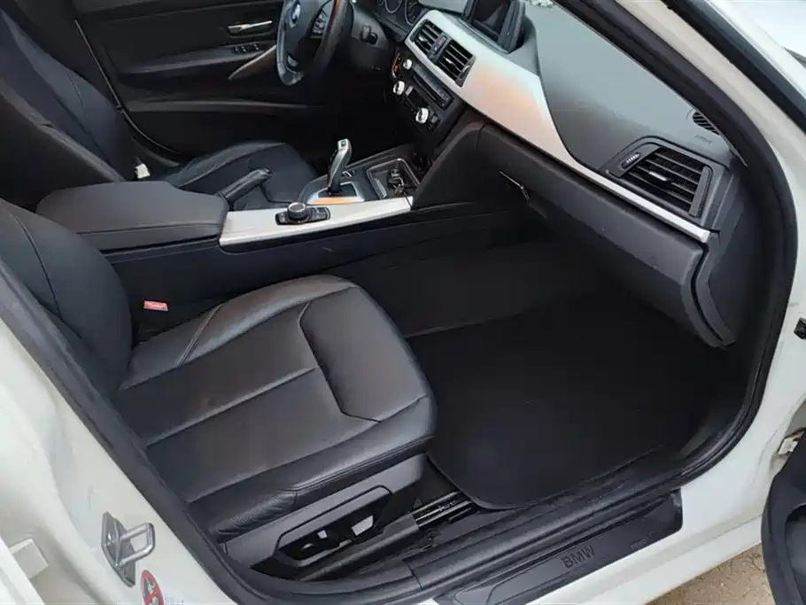 BMW 3 Series 2013 320i Fashion фото 8