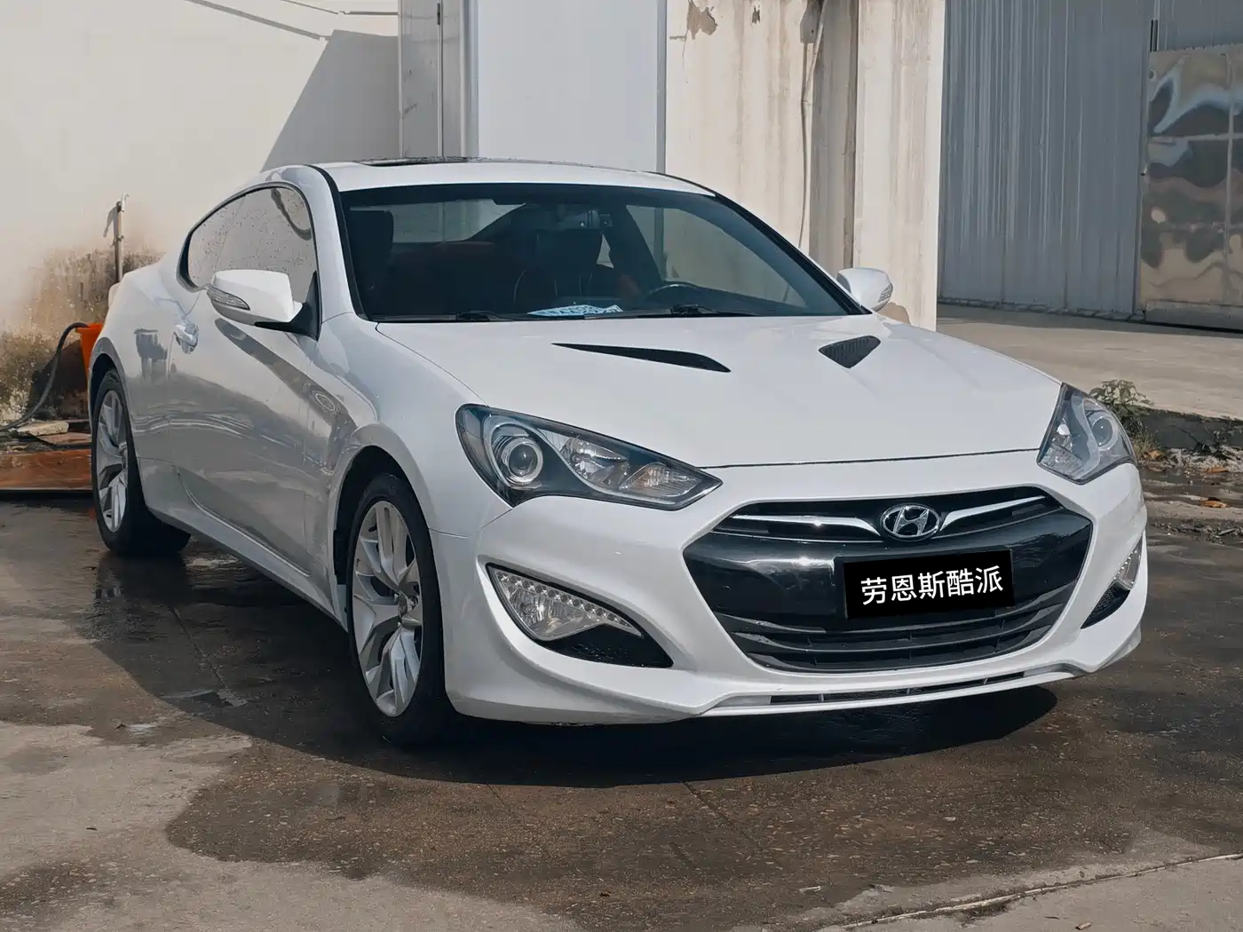 Hyundai Genesis Coupe 2012 2.0T Automatic Elegant Edition фото 3