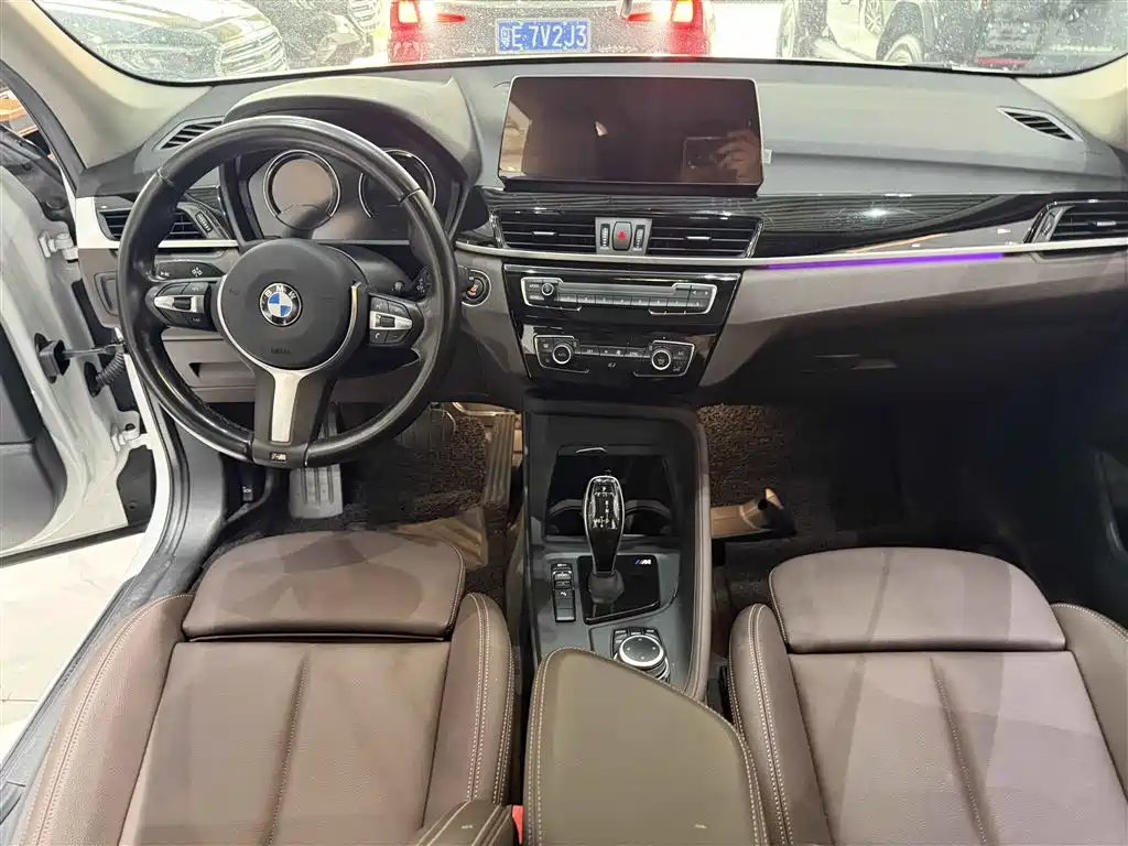 BMW X1 2022 sDrive25Li Leading фото 10