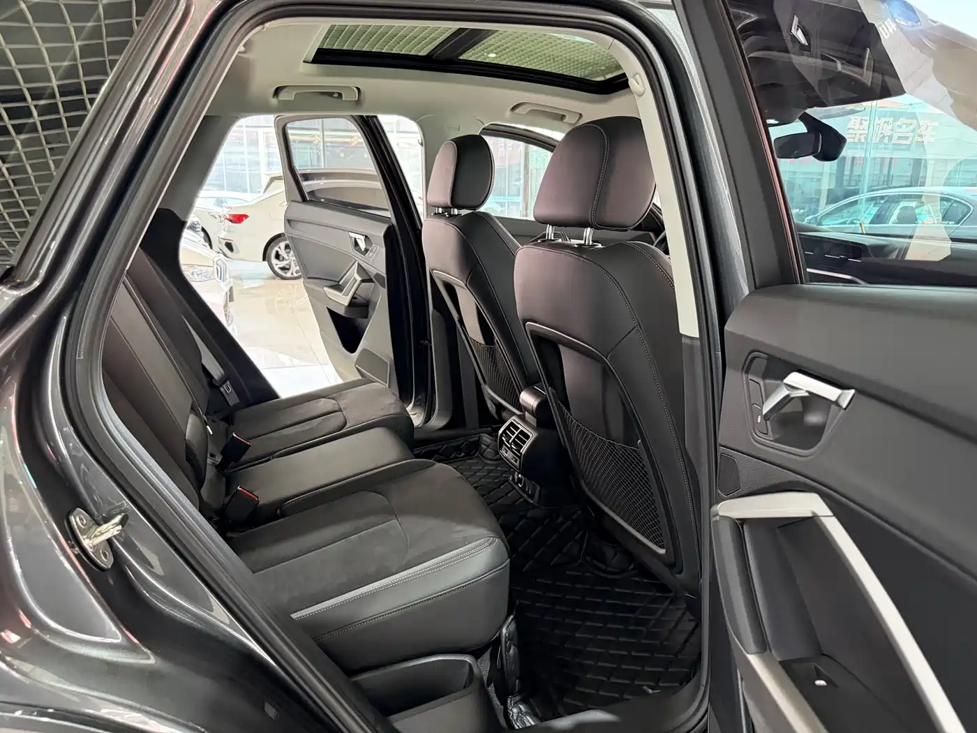 Audi Q3 2022 35 TFSI Fashion Dynamic фото 10