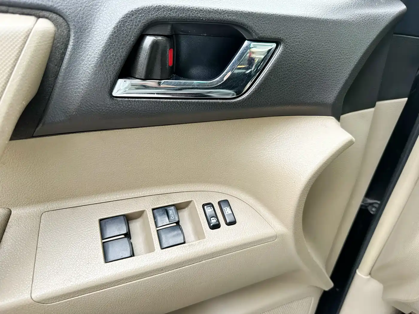 Toyota Highlander 2011 2.7L 2WD 5-seat Elite фото 14