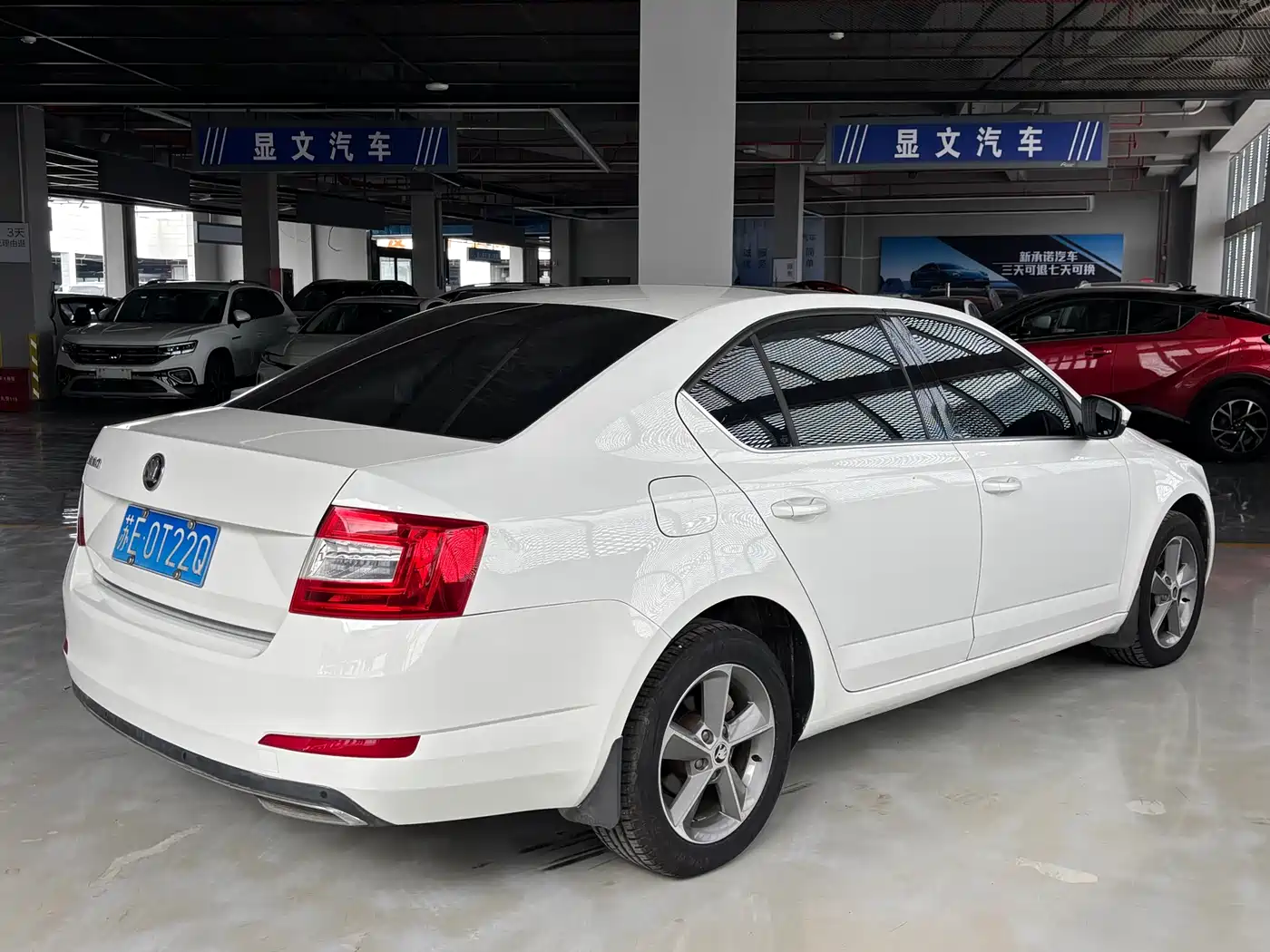Škoda Octavia 2016 1.6L Automatic Smart Edition фото 13