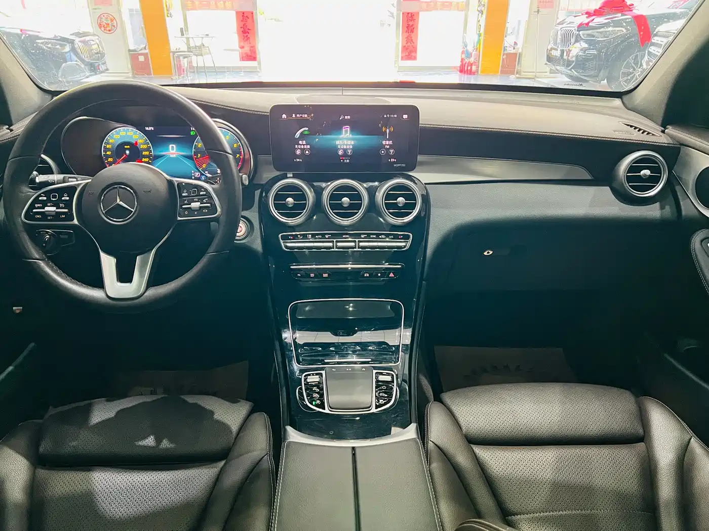 Mercedes-Benz GLC 2020 Facelift GLC 260 L 4MATIC Dynamic фото 6