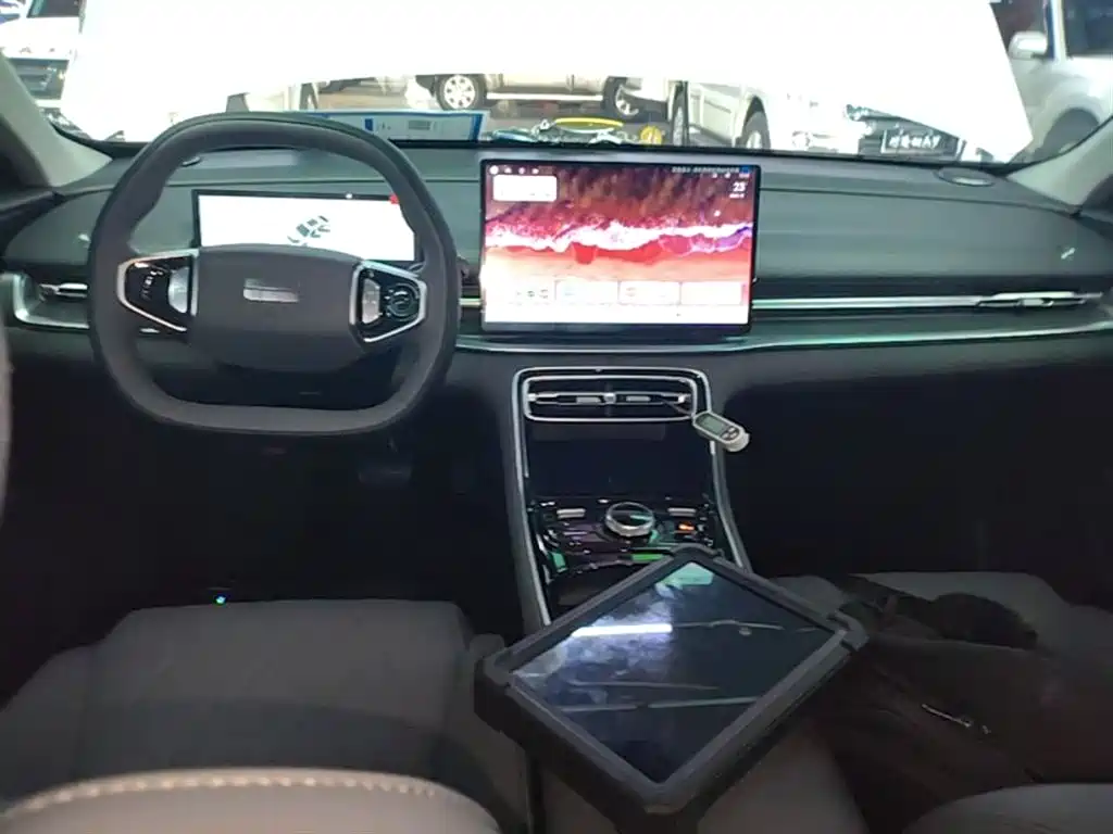 Geely Galaxy Galaxy A7 2025 EM-i 70km Luxury Edition фото 6
