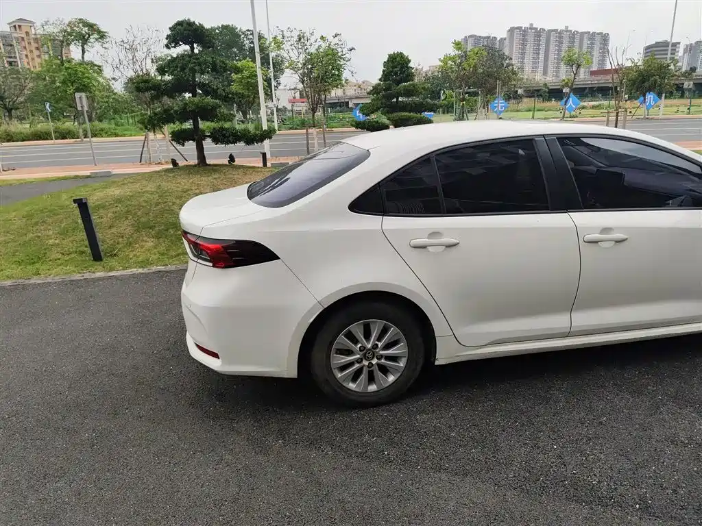 Toyota Corolla 2021 TNGA 1.5L CVT Elite Edition фото 20