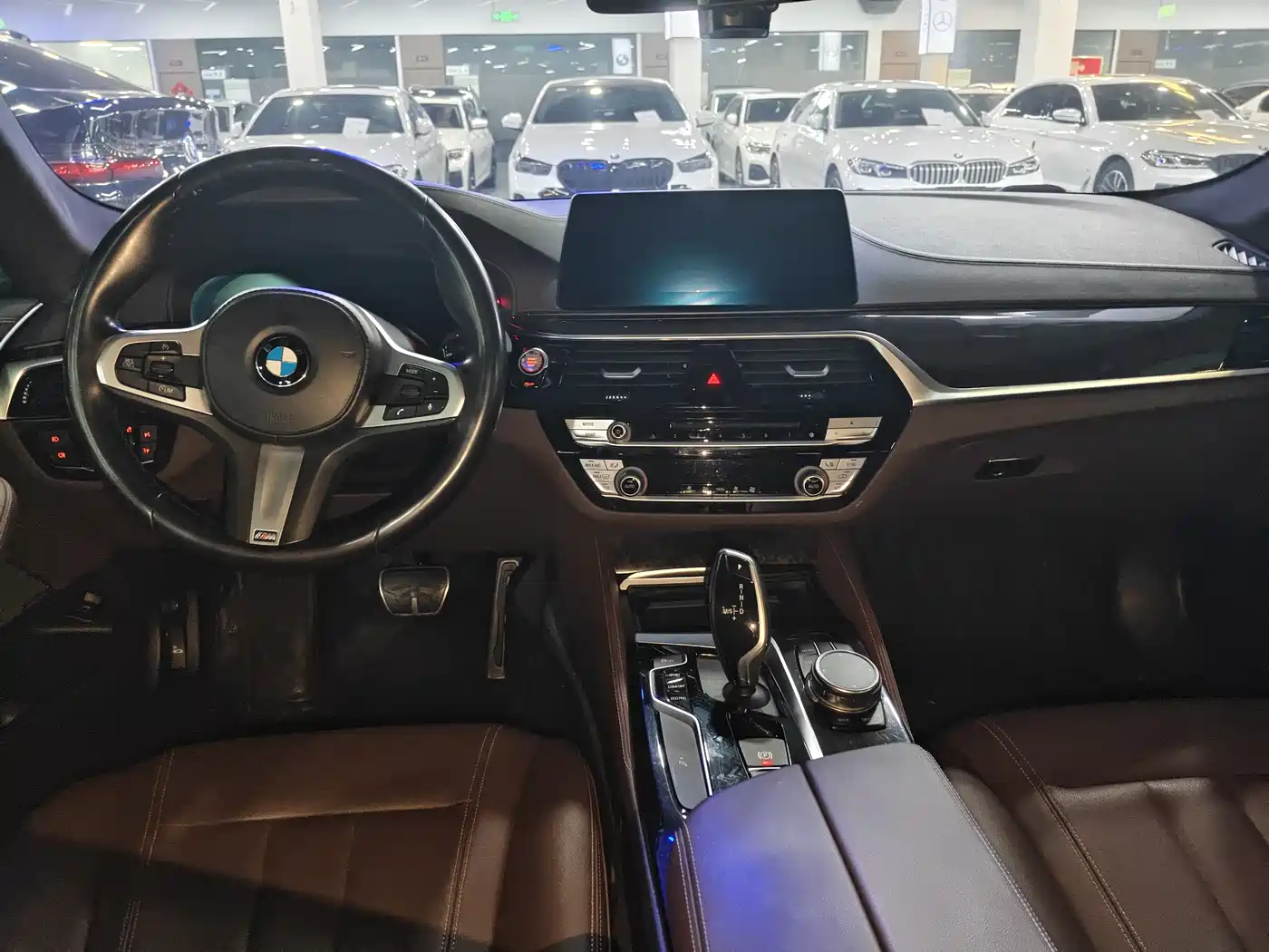 BMW 5 Series 2019 525Li M Sport Package фото 6