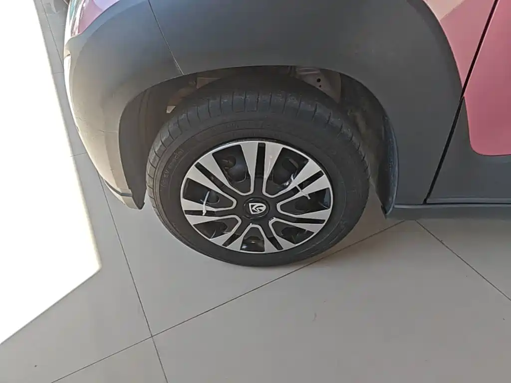 Фото 23 - Baojun E100