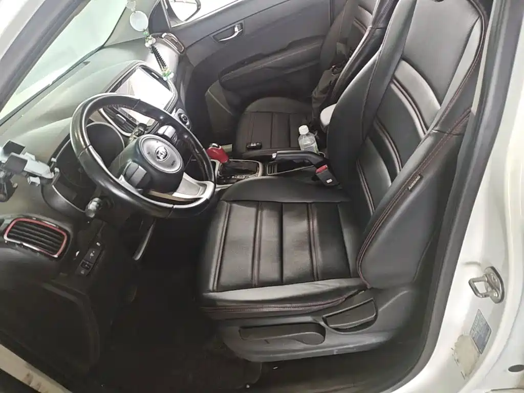 Photo 20 - Kia KX3