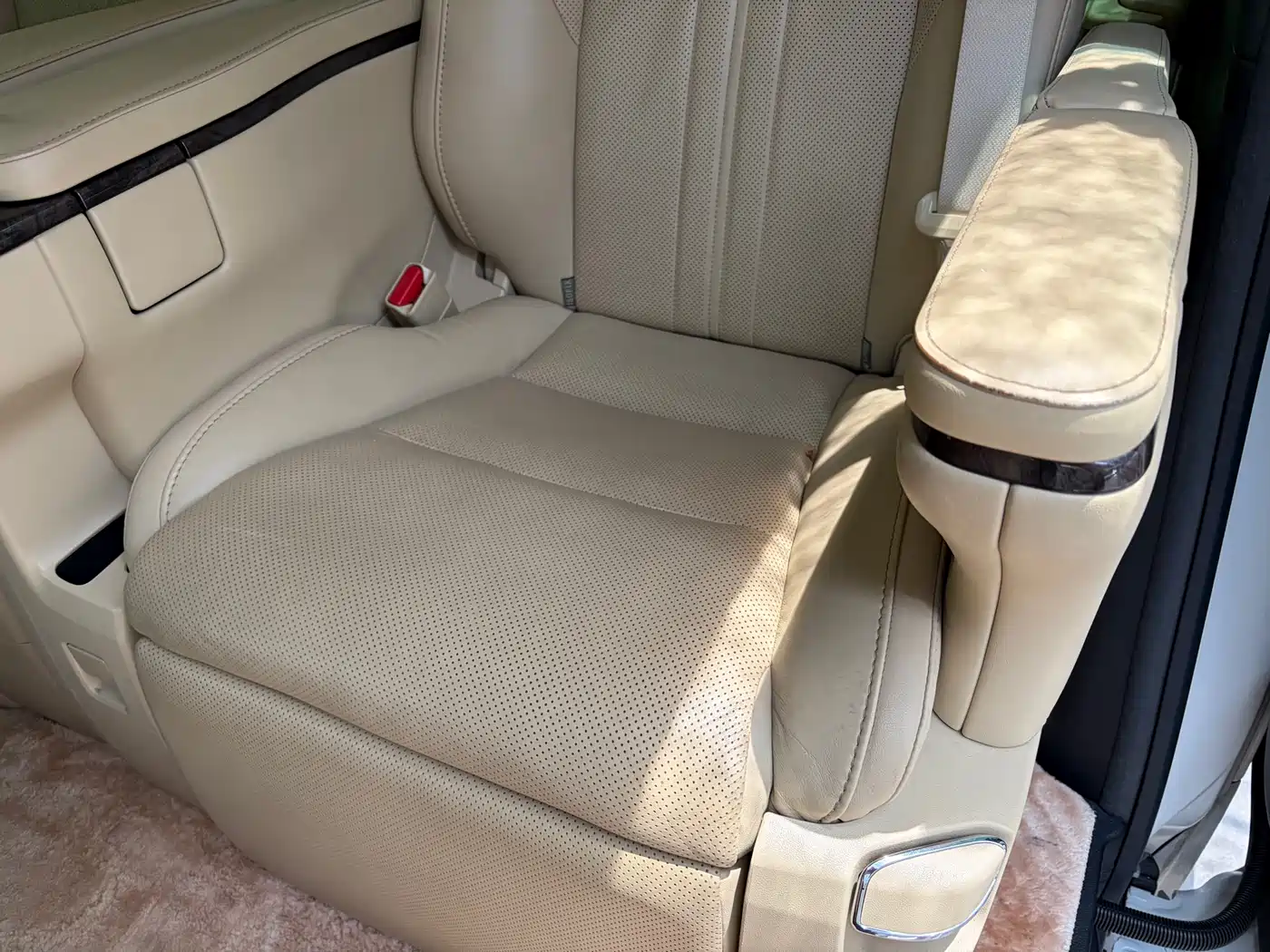 Toyota Vellfire 2020 Twin Engine 2.5L HV Premium Edition фото 19