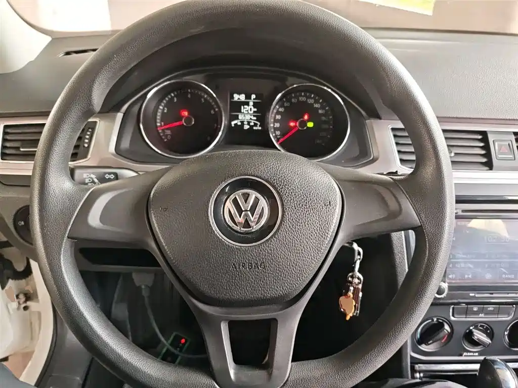Volkswagen Bora 2016 Model 1.6L Automatic Fashion фото 7