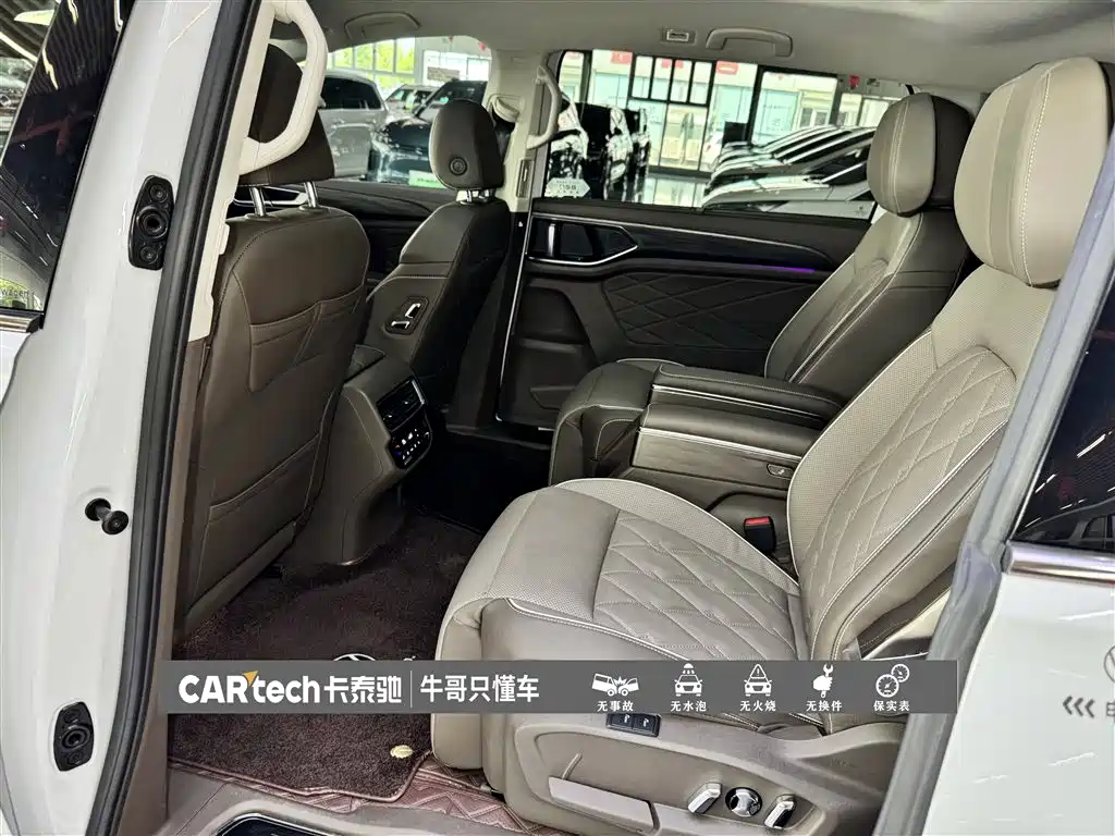 Volkswagen Viloran 2022 380TSI Premium Edition фото 25