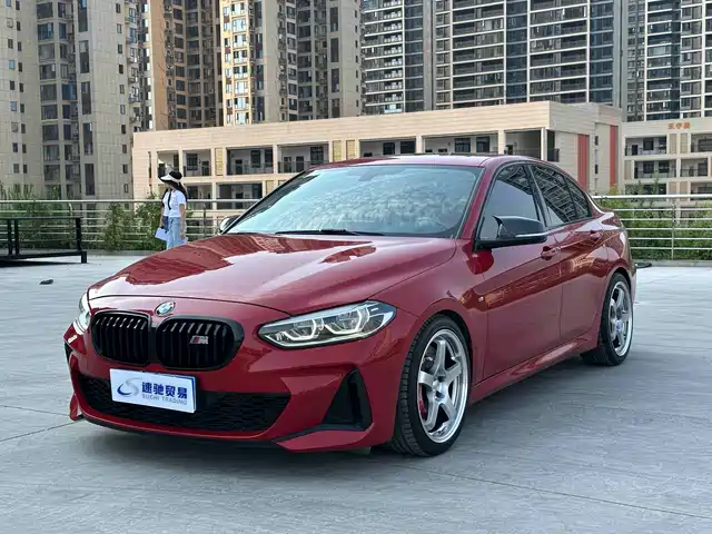 BMW 1 120i, M Спорт, чёрный пакет