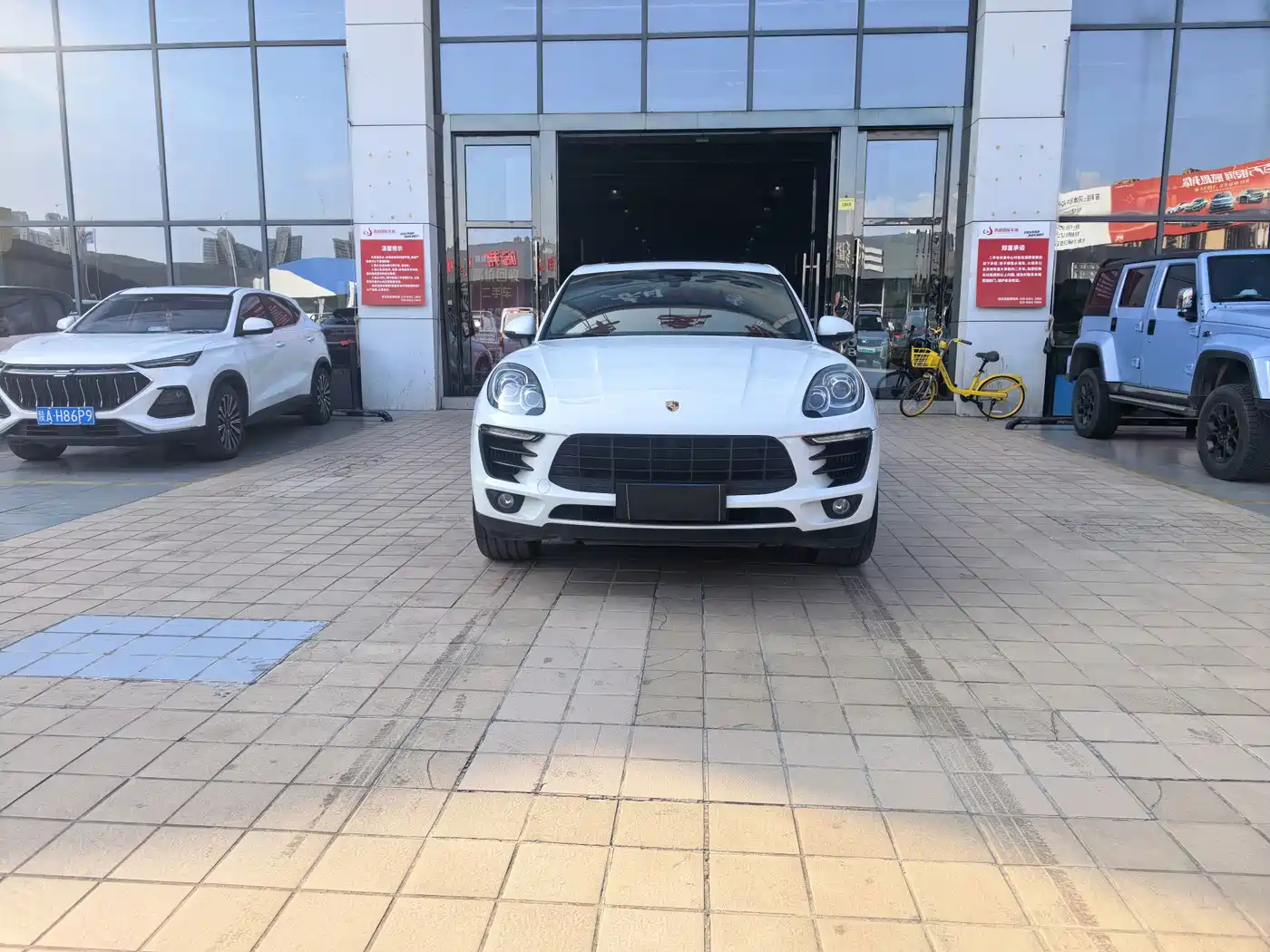 Фото 2 - Porsche Macan