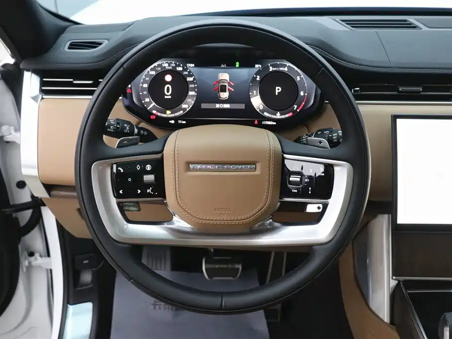 Land Rover Range Rover 2024 3.0 L6 400PS Golden Age Extended 7-Seater фото 15