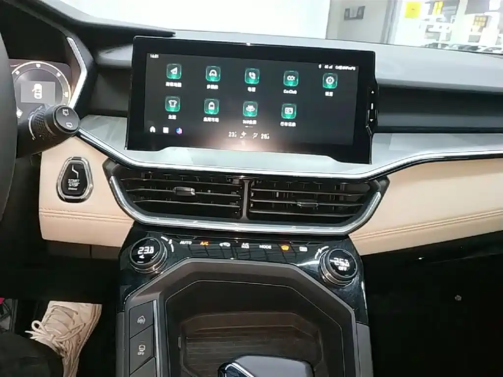 Lynk & Co 06 EM-P 2022 PHEV 84KM Range Pro фото 13