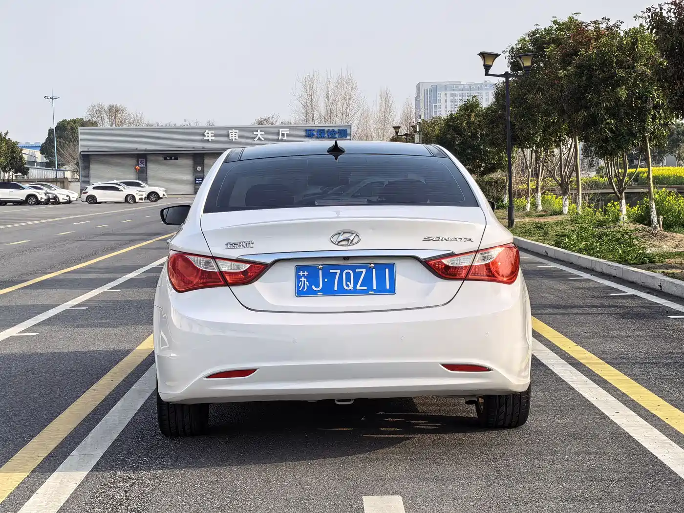 Hyundai Sonata 2011 2.0L Auto Premium Edition фото 4