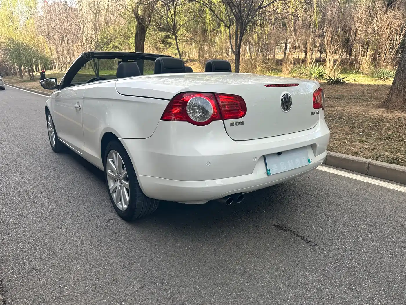Volkswagen Eos 2010 2.0TSI DSG Moonlight Edition фото 11