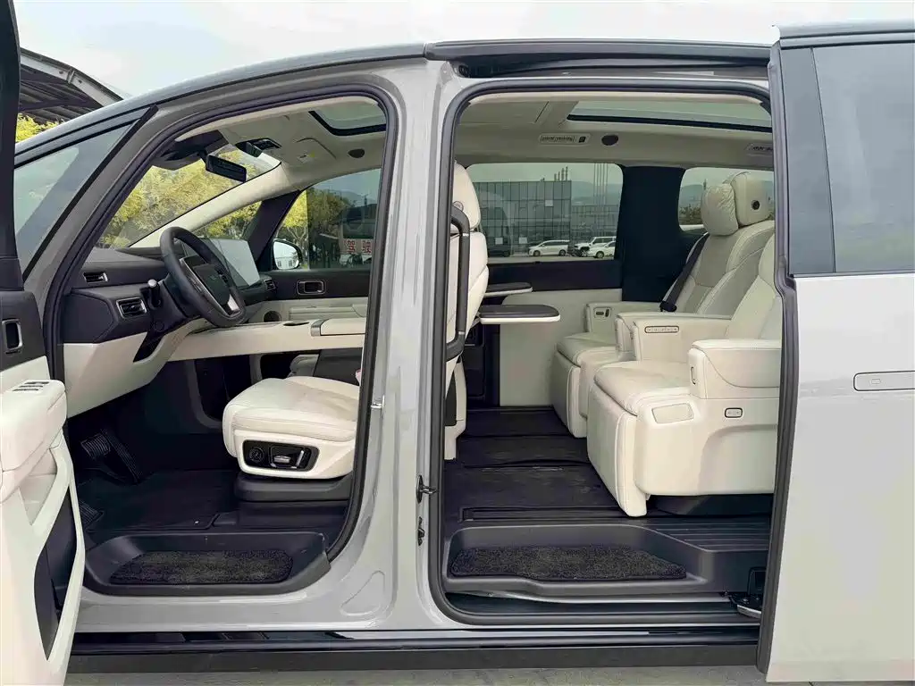 Li Auto MEGA 2025 2025 Model Home Family Special Edition