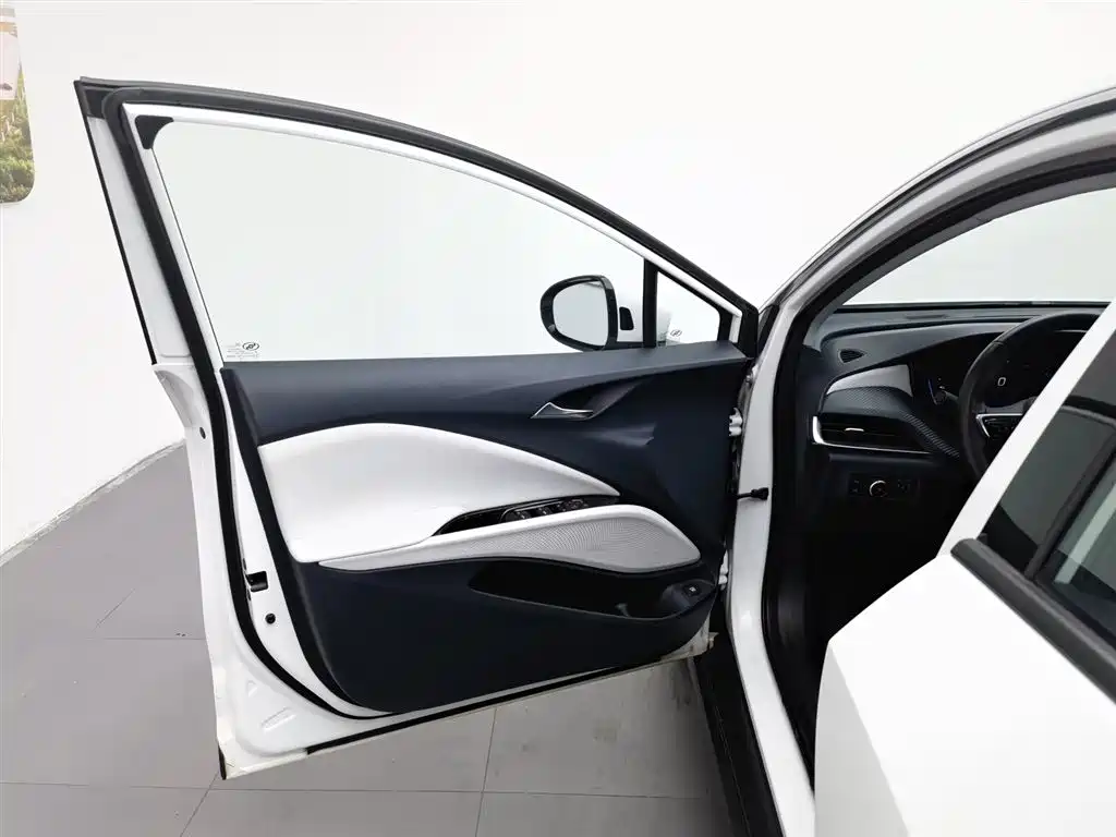 Buick Velite 6 2020 Plug-in Hybrid Connected Smart Edition фото 8