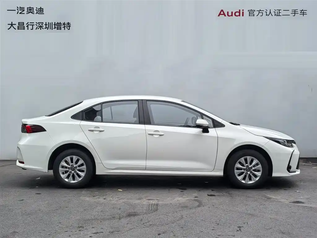 Toyota Corolla 2019 1.2T S-CVT GL Pioneer Edition фото 3