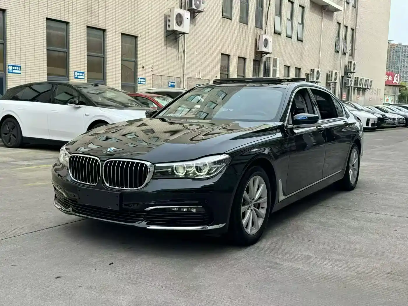 BMW 7 Series 2016 730Li Leading