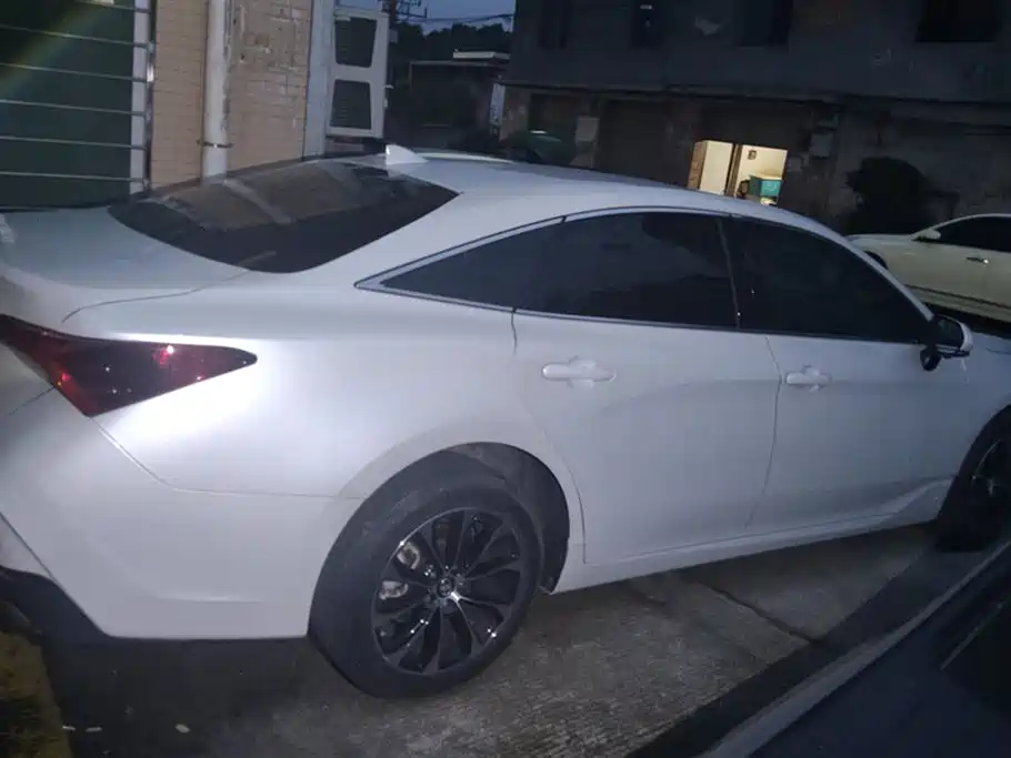 Toyota Avalon 2023 2.0L Premium Selection фото 3