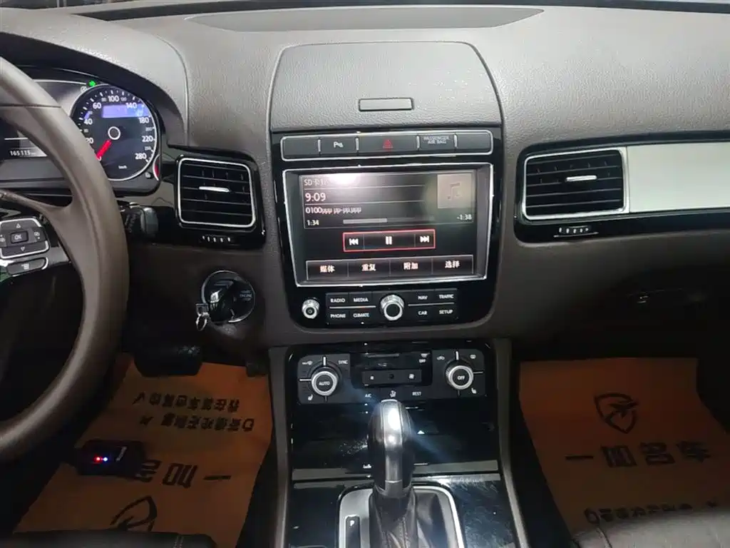 Volkswagen Touareg 2016 3.0TSI Glamour Edition фото 13