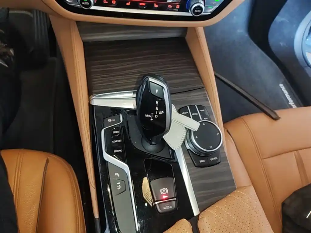 BMW 6 Series GT 2020 630i Luxury Design Package фото 14