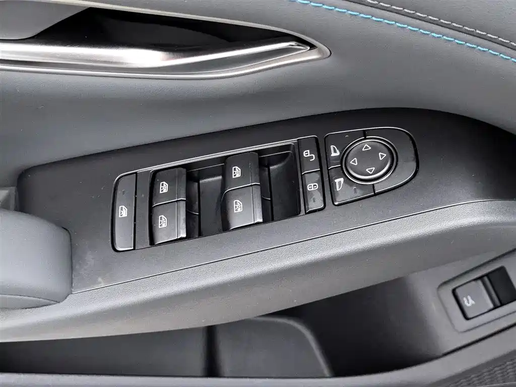 BYD Qin L 2025 DM-i Smart Drive Edition 80KM Leading фото 9