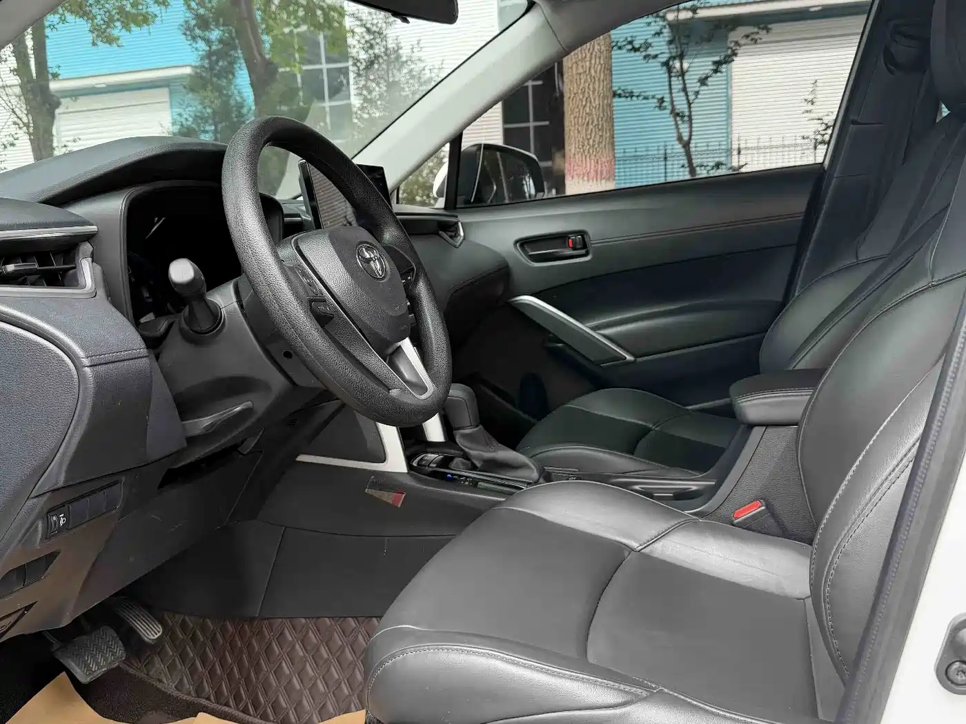 Toyota Frontlander 2023 2.0L CVT Elite Edition фото 7