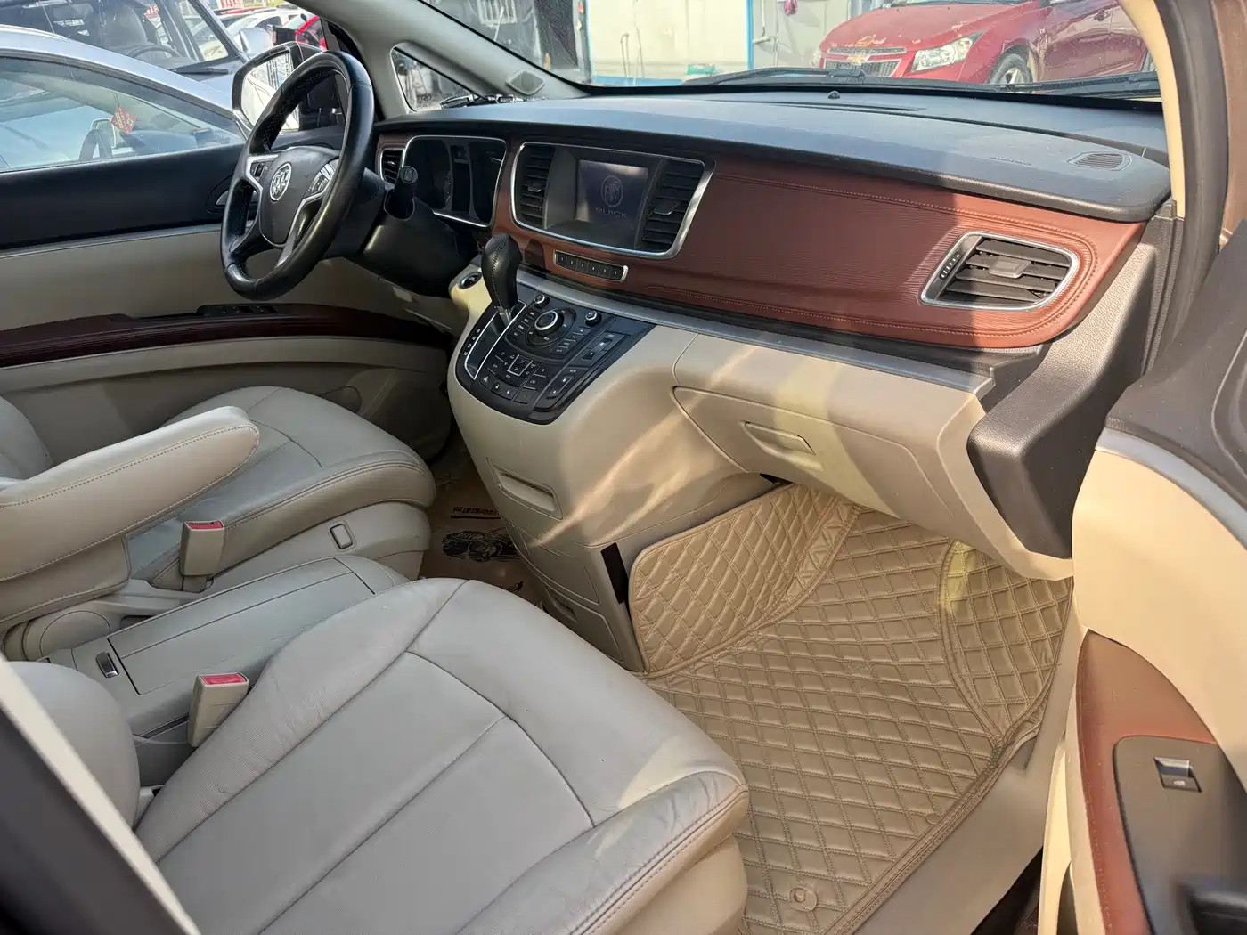 Buick GL8 2014 2.4L LT Luxury Business Executive фото 16