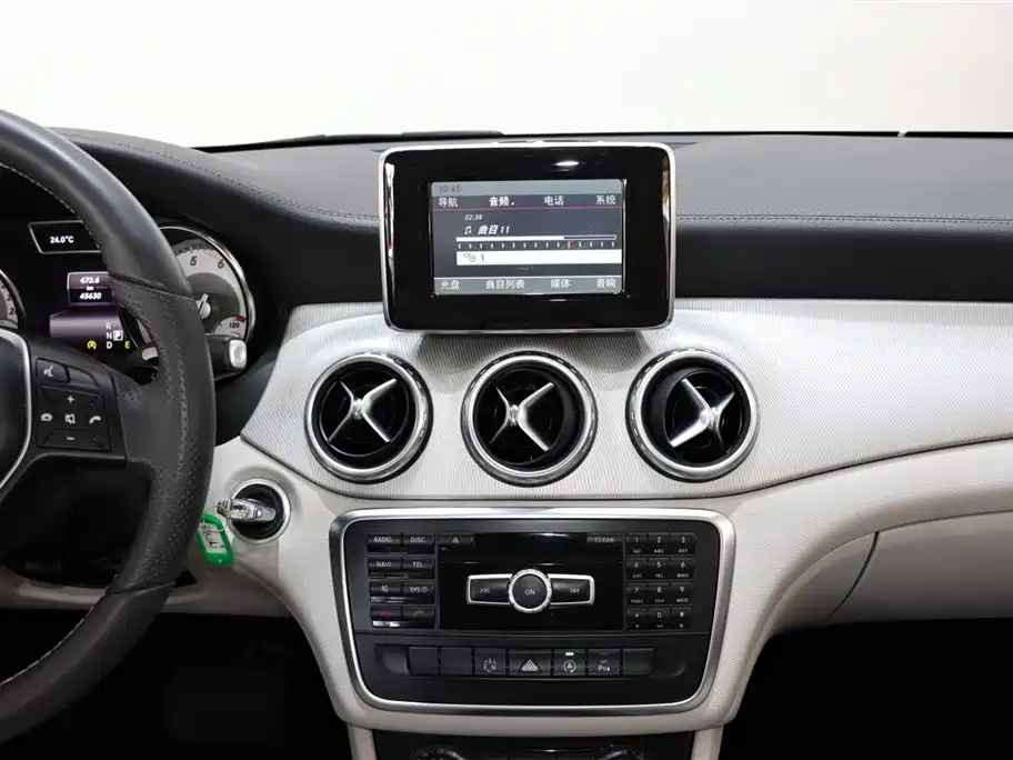 Mercedes-Benz GLA 2015 GLA 200 Fashion фото 14